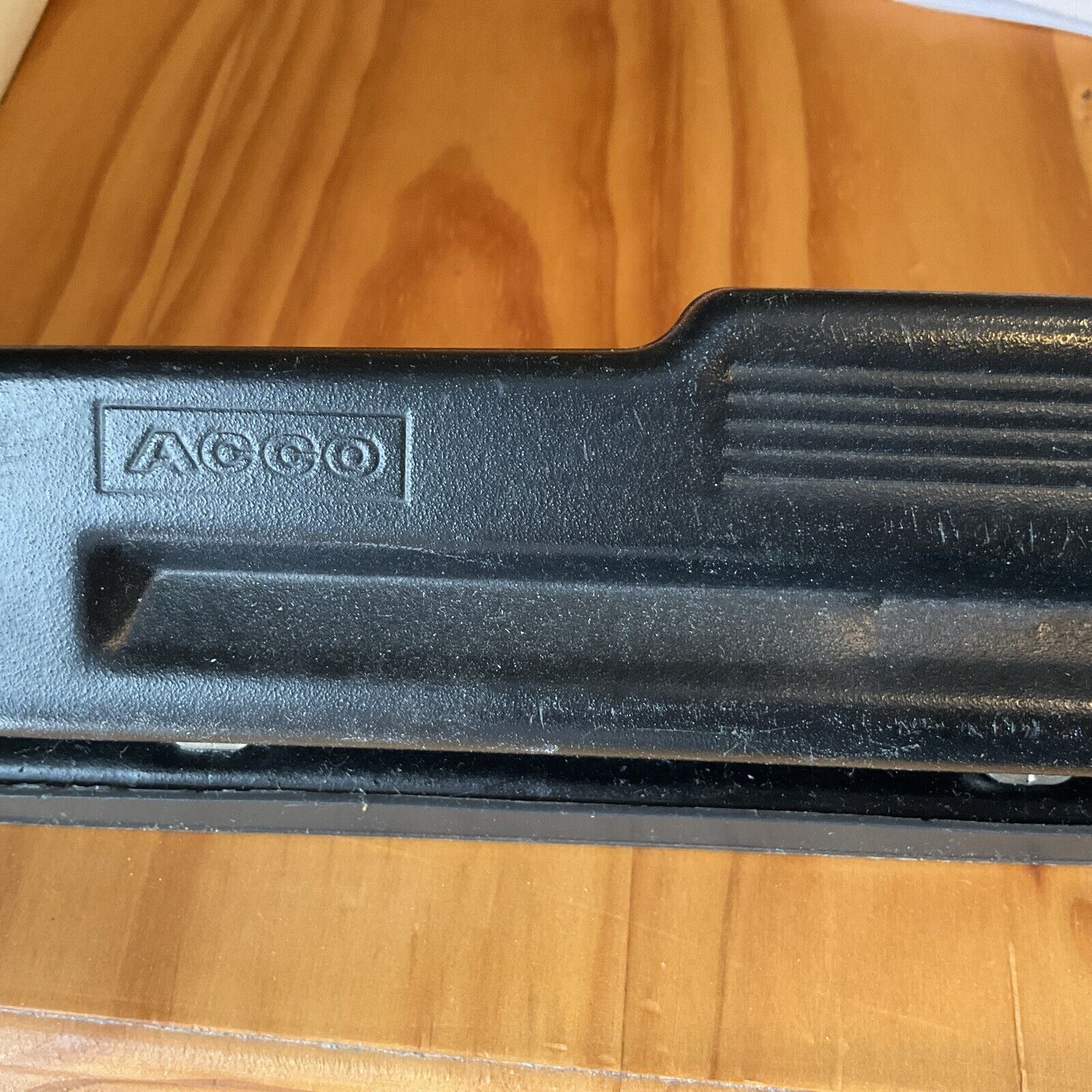 ACCO VINTAGE ADJUSTABLE 3 HOLE METAL PUNCH RULER PAPER TRAY