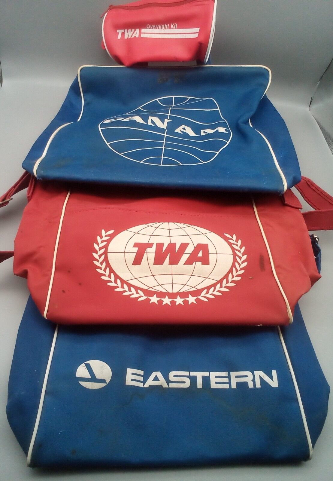 TWA Red Travel BAG Flight Bag W Strap & Zipper Vtg 60s 70s Trans World Airlines