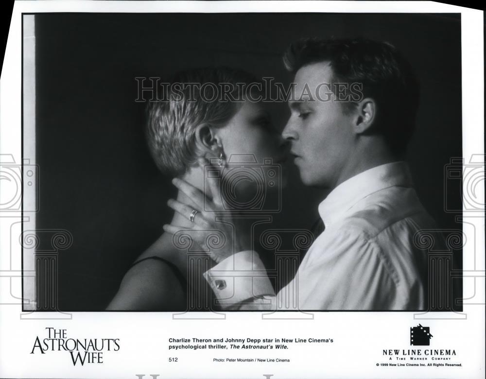 1999 Press Photo Charlize Theron & Johnny Depp in The Astronaut\'s Wife