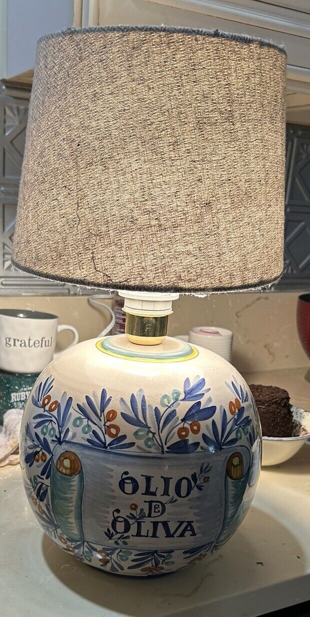 Vintage Frattelli Mari DeRuta Pottery Lamp,  Hand Painted For Mondavi, Works