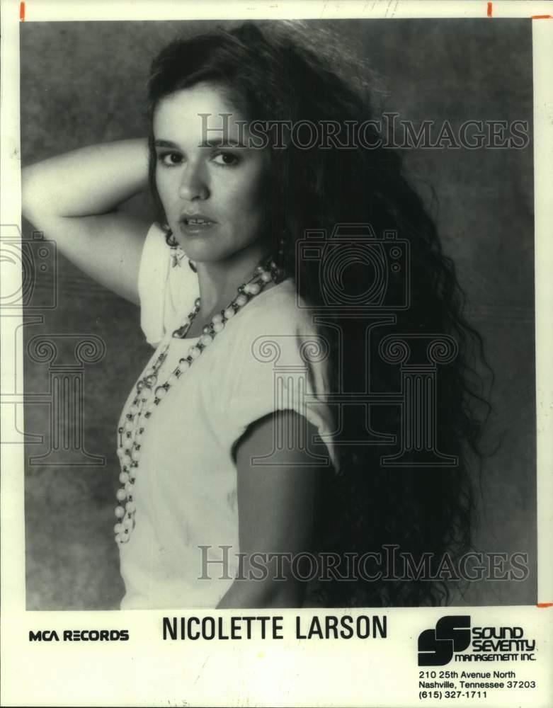 1985 Press Photo Musician Nicolette Larson - syp06840