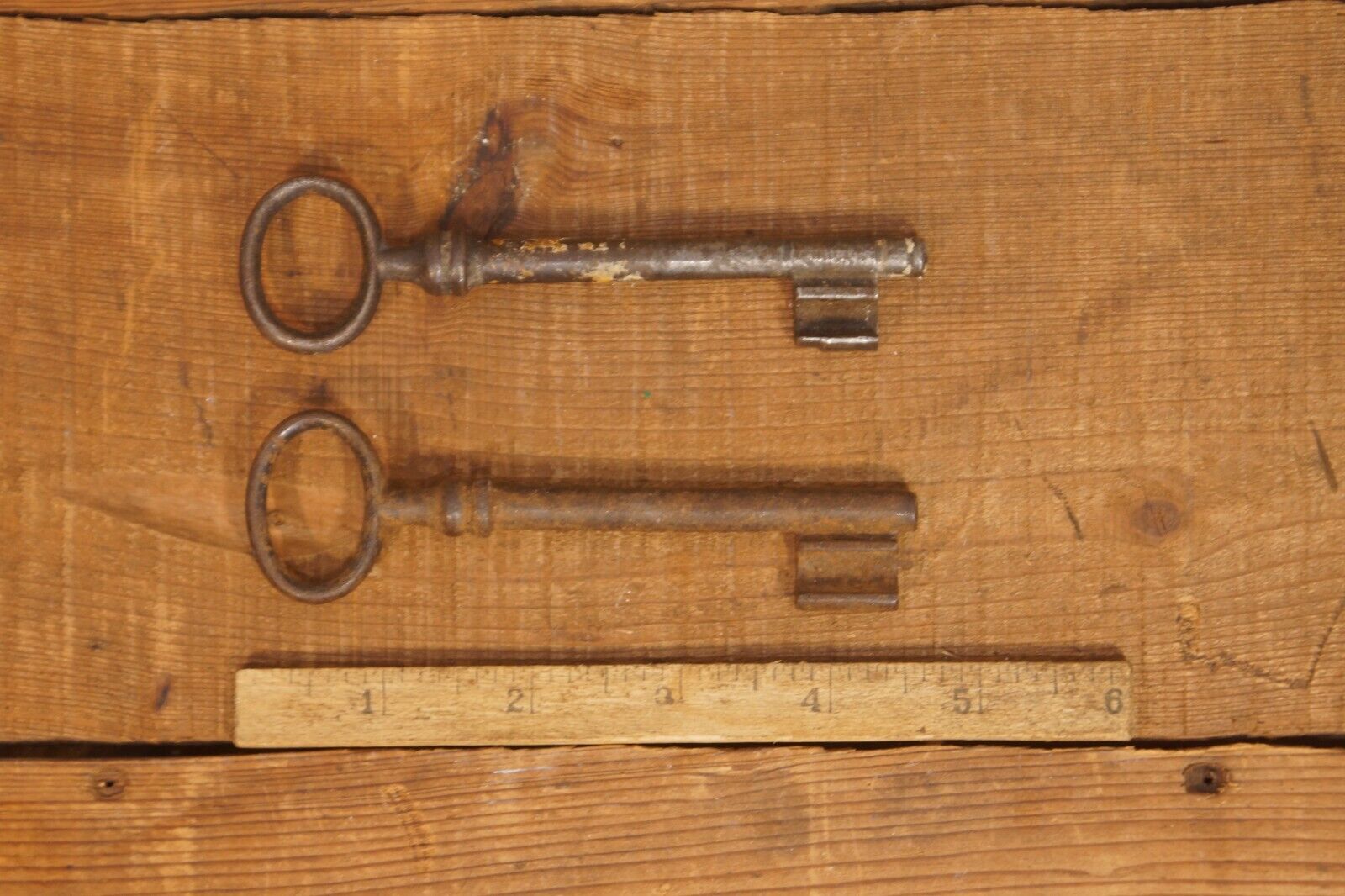 Antique Skeleton Jail Gate Door Keys 4\