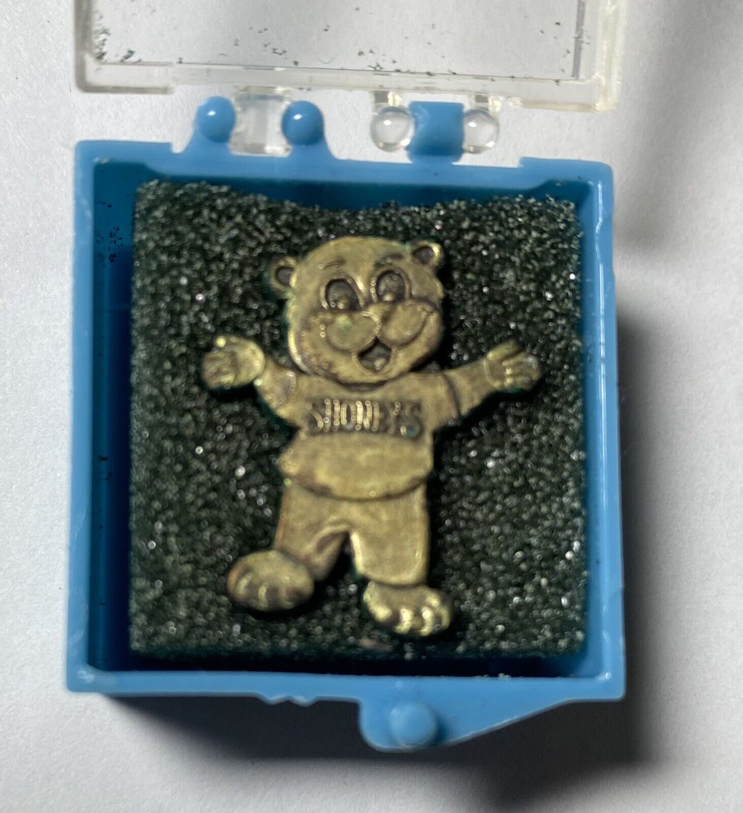 Vintage SHONEY’S Bear Pin
