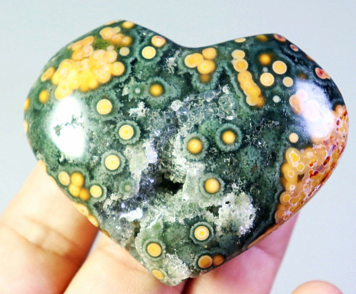 Top  Natural Round Eye Ocean Jasper Agate Quartz Crystal Stone Heart Specimen