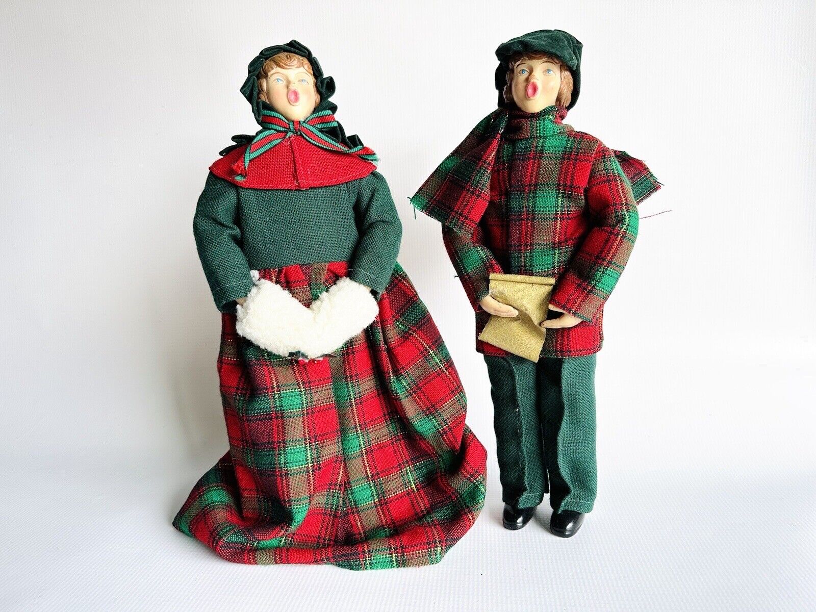 Vintage Dickensian Christmas Carolers Singing ~13\