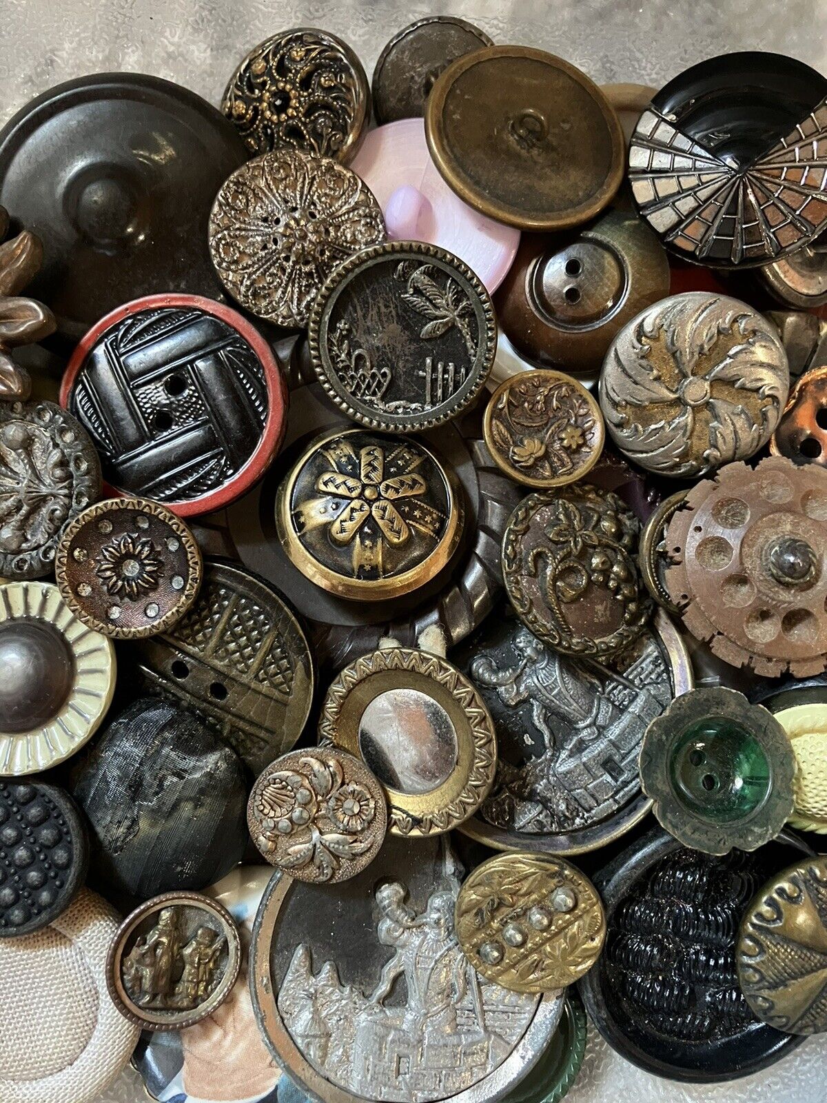 Antique Vintage Large Lot Of Buttons Metal Picture Victorian Glass Plastic B
