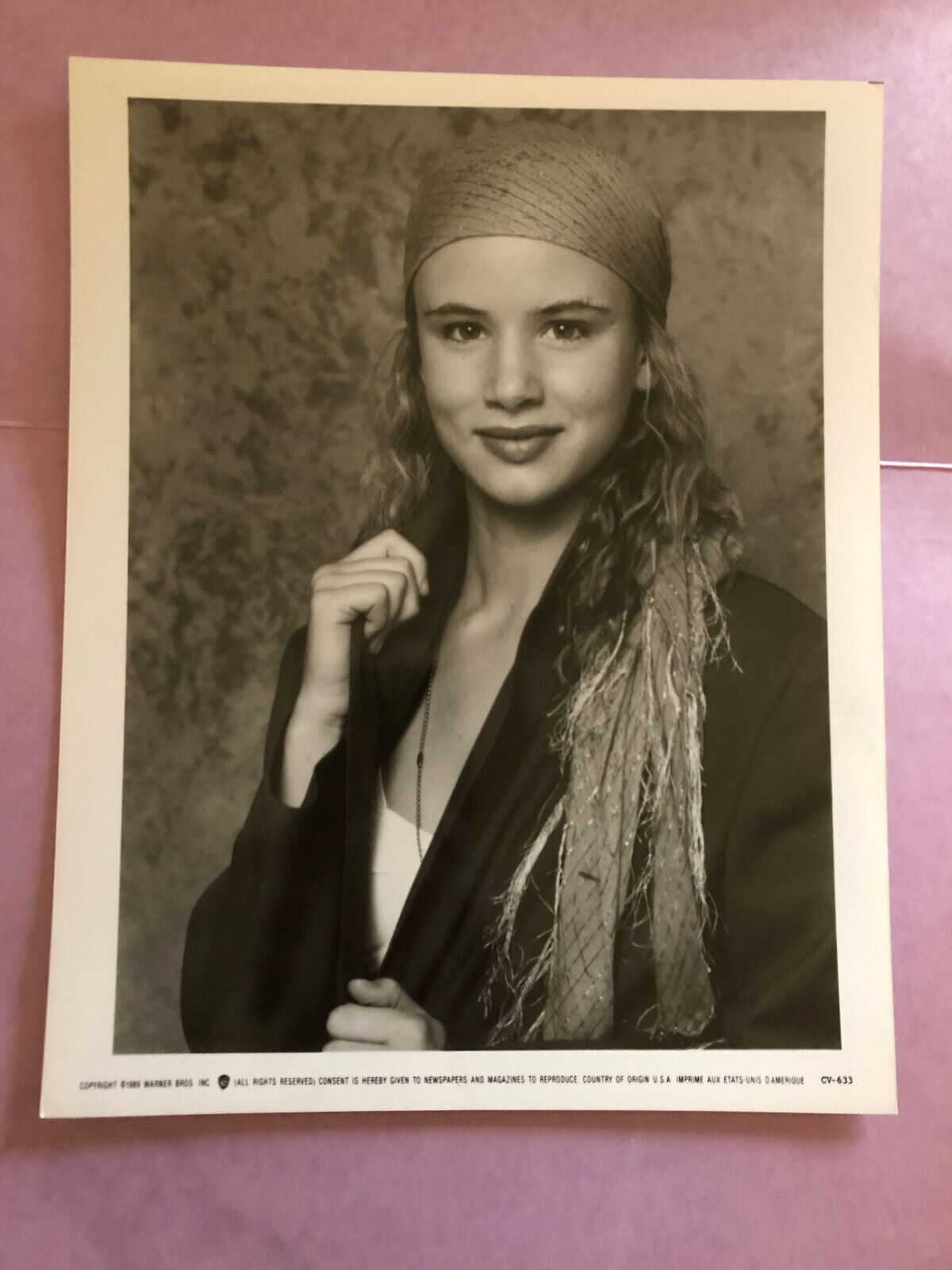 Juliette Lewis 1989 , original vintage press headshot photo