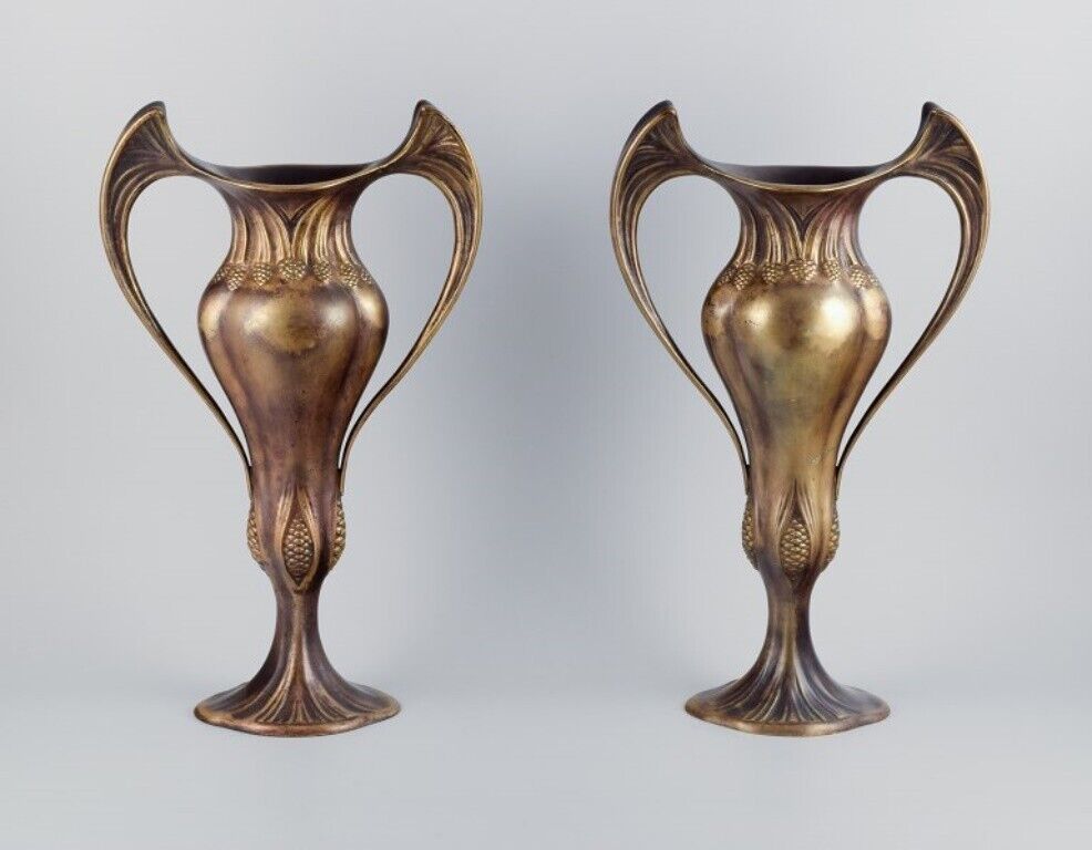 Auguste Delaherche (1857-1940). Pair of large Art Nouveau bronze vases.