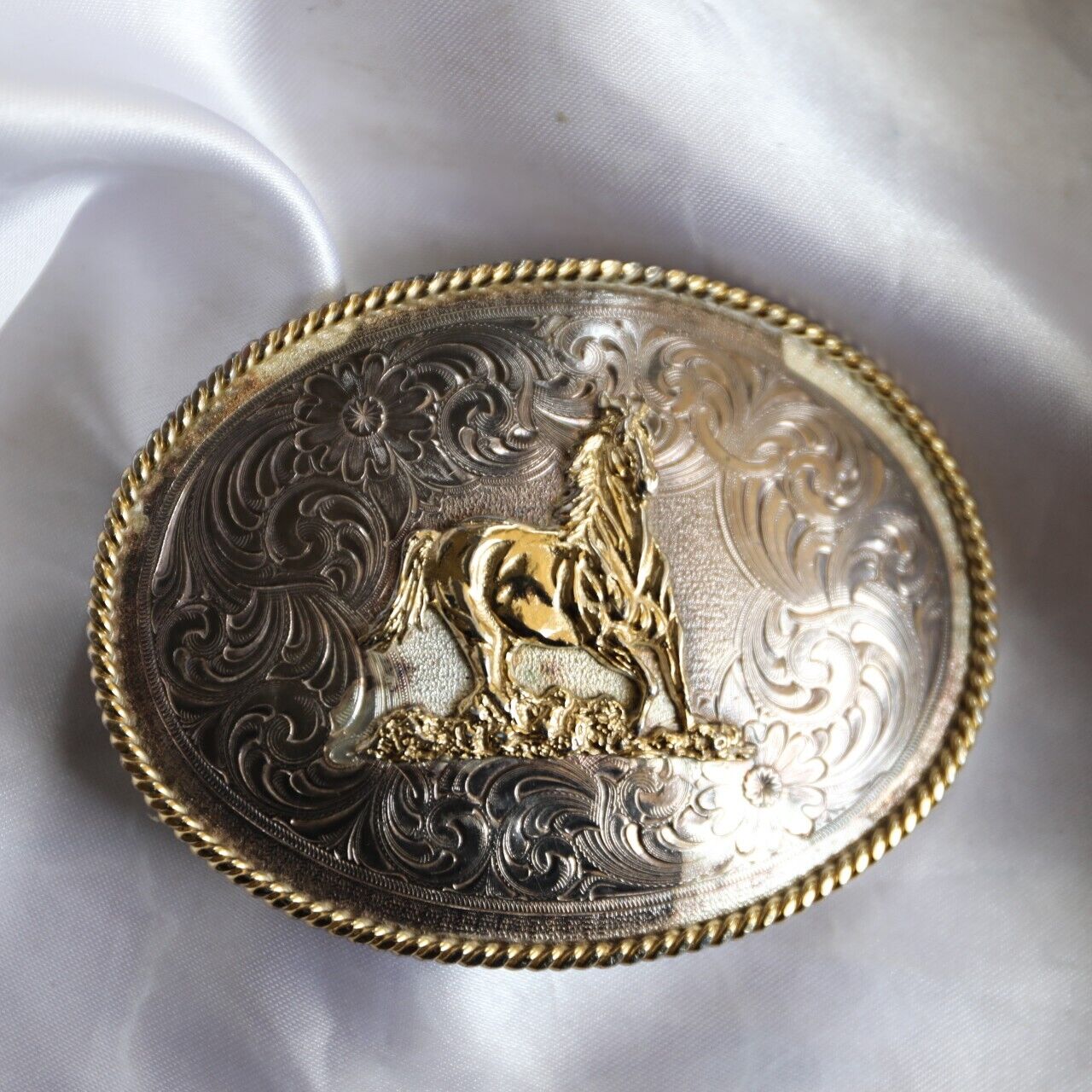 Montana Silversmiths Belt Buckle Quarter Horse Stand Alone Rodeo Cowboy Two-Tone
