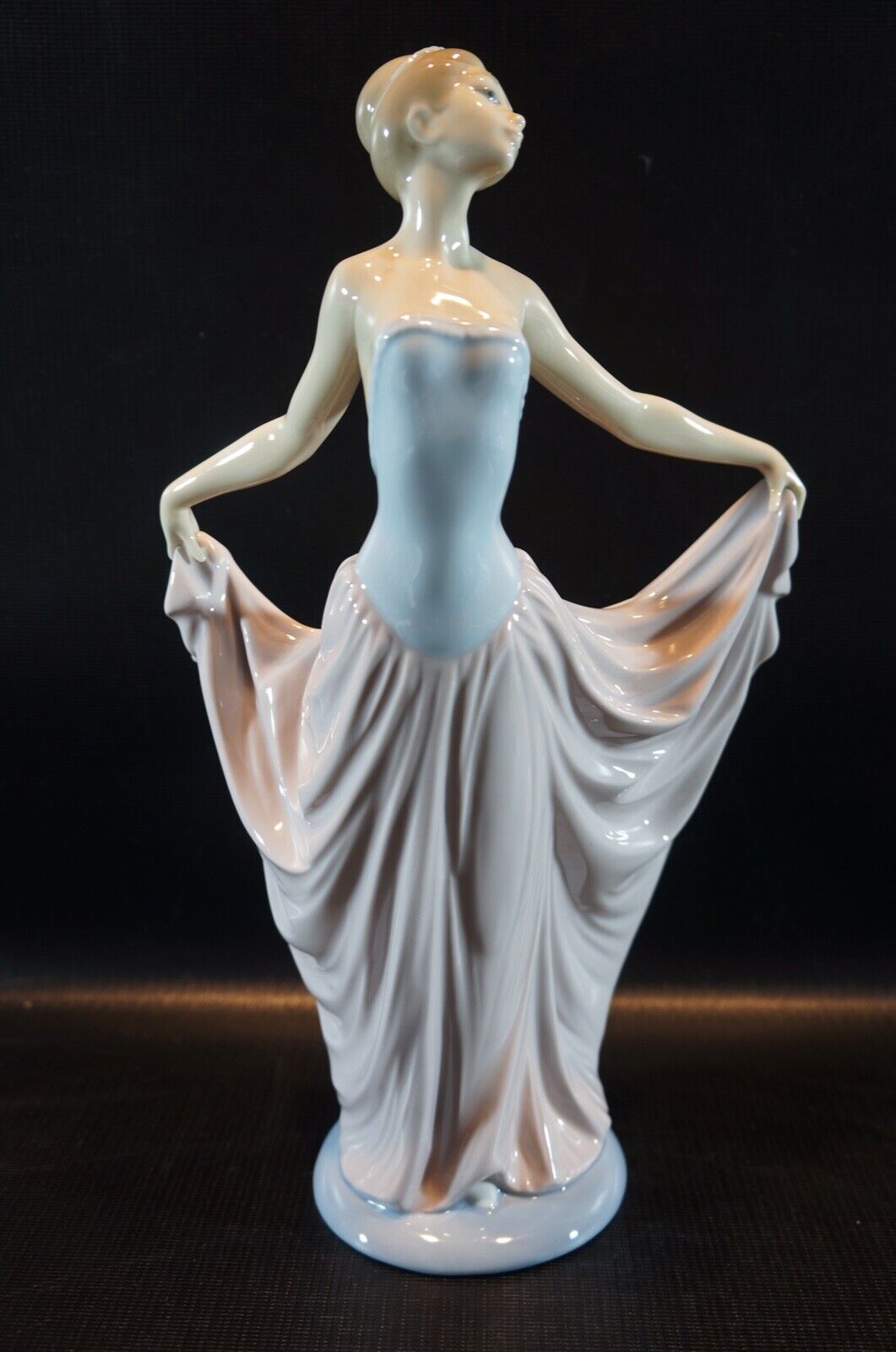 Lladro #5050 The Dancer Ballerina Porcelain Figurine.