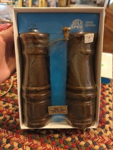 Vintage New Old Stock Wood Wooden Walnut Pepper Grinders Gift Set Made In USA 