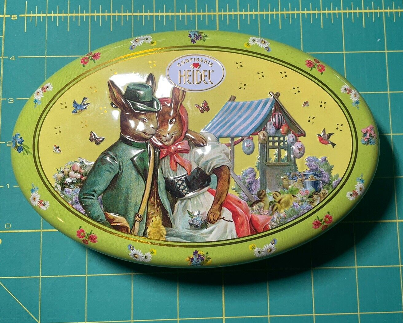 Easter Candy Tin/Confiserie Heidel/ Advertising/ Mdse Container/Empty