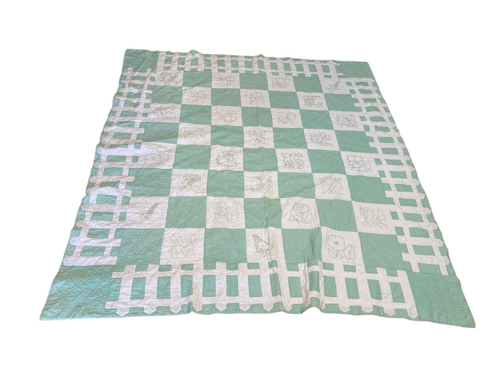 Vintage Embroidered Quilt Florals Green Borders Embroidery 83X74