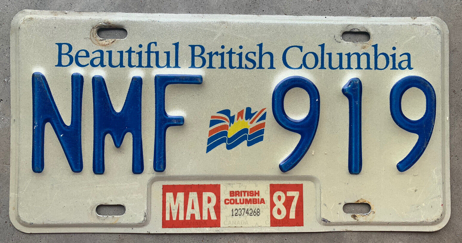 1987 BRITISH COLUMBIA LICENSE PLATE #MMF919