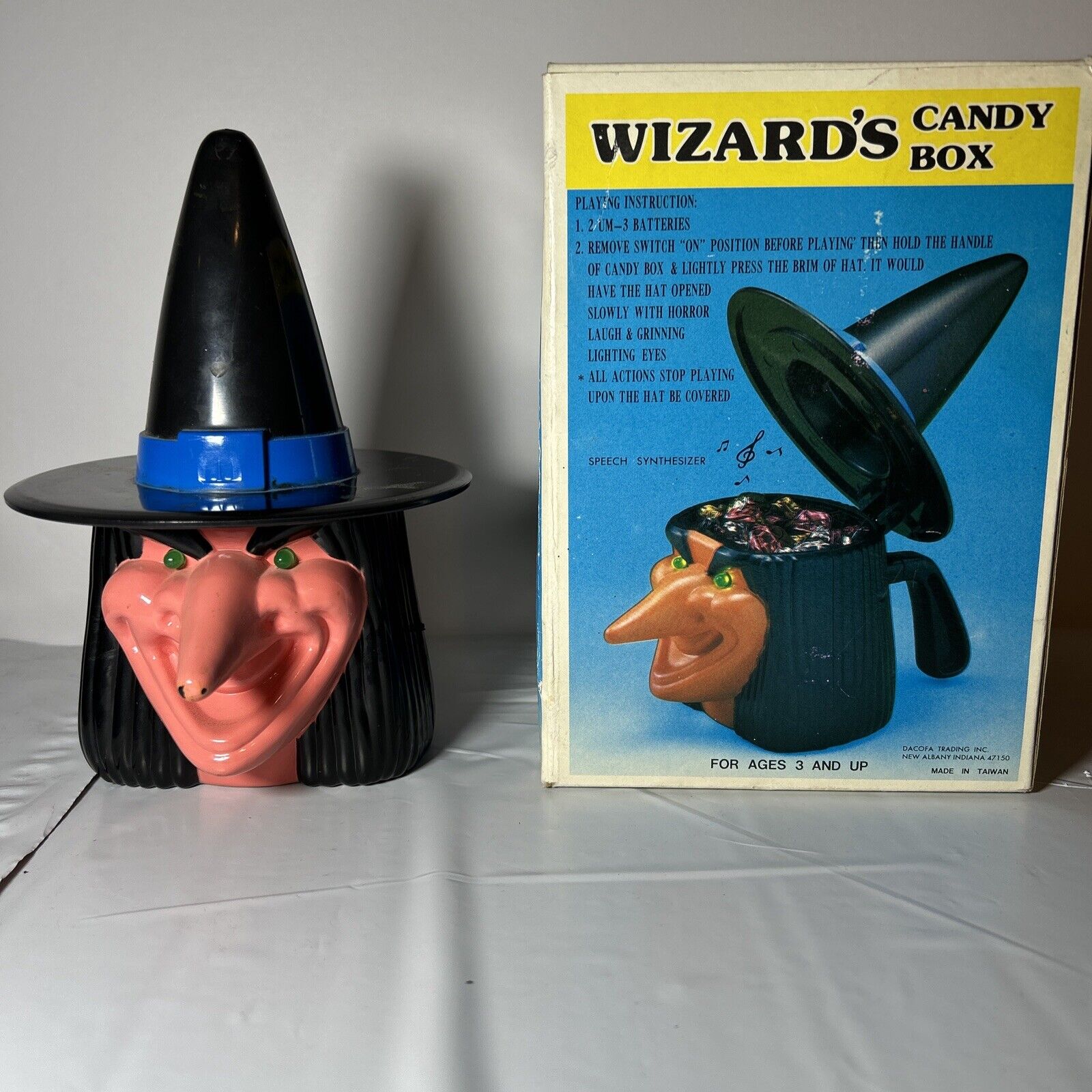 Boxed Vintage 90s Wizards Candy Box Witch Sound Flashing Eyes Works Halloween 8\