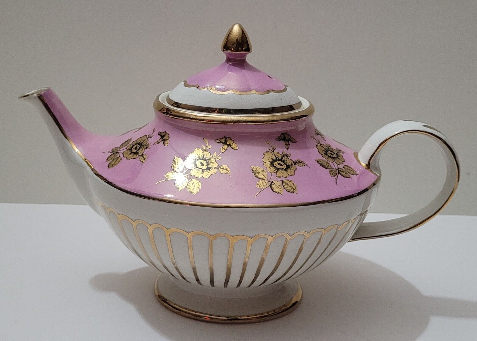 Vintage Arthur Wood Teapot Genie Lamp, White/Pink, Roses Gold Trim #5415