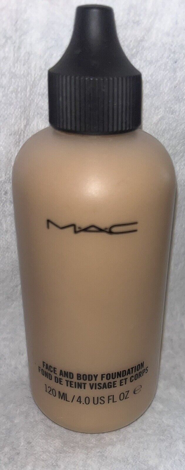 MAC Studio Face & Body Foundation C3 Jumbo Size 120 ml / 4.0 oz. Boxless