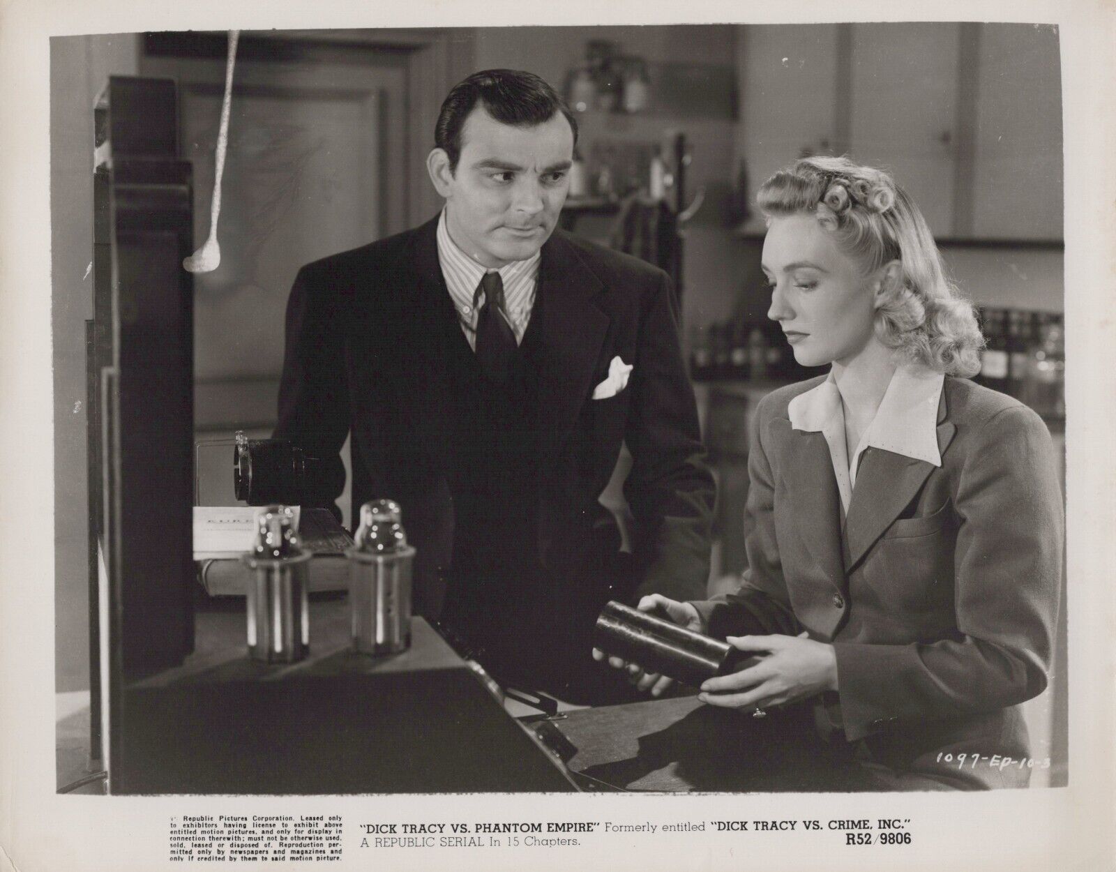 Ralph Byrd + Jan Wiley in  Dick Tracy vs. Crime, Inc. (1941) 🎬⭐ Photo K 149