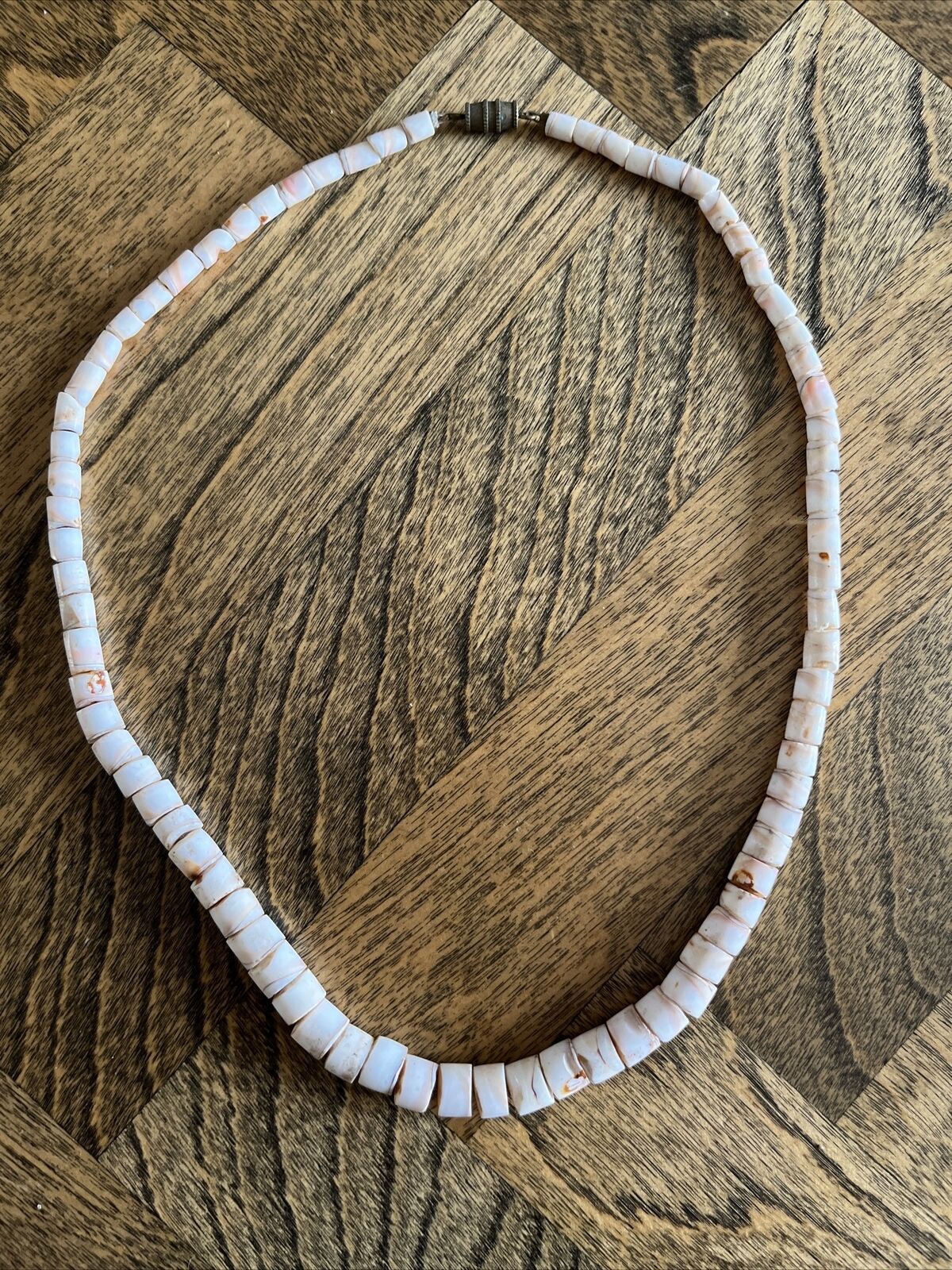 vintage hawaiian puka shell necklace 80s 18”inches +