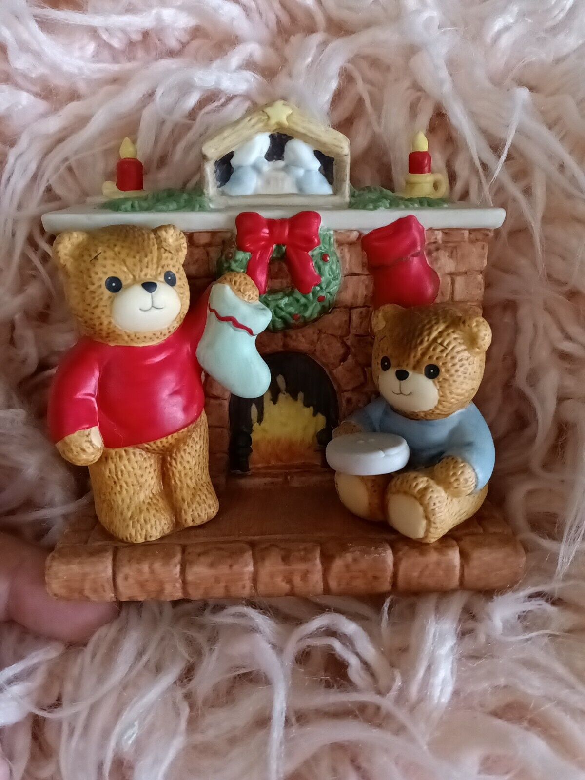  1985 Lucy & Me Lucy Rigg Christmas Fireplace Teddies Plays Music We Wish You A 