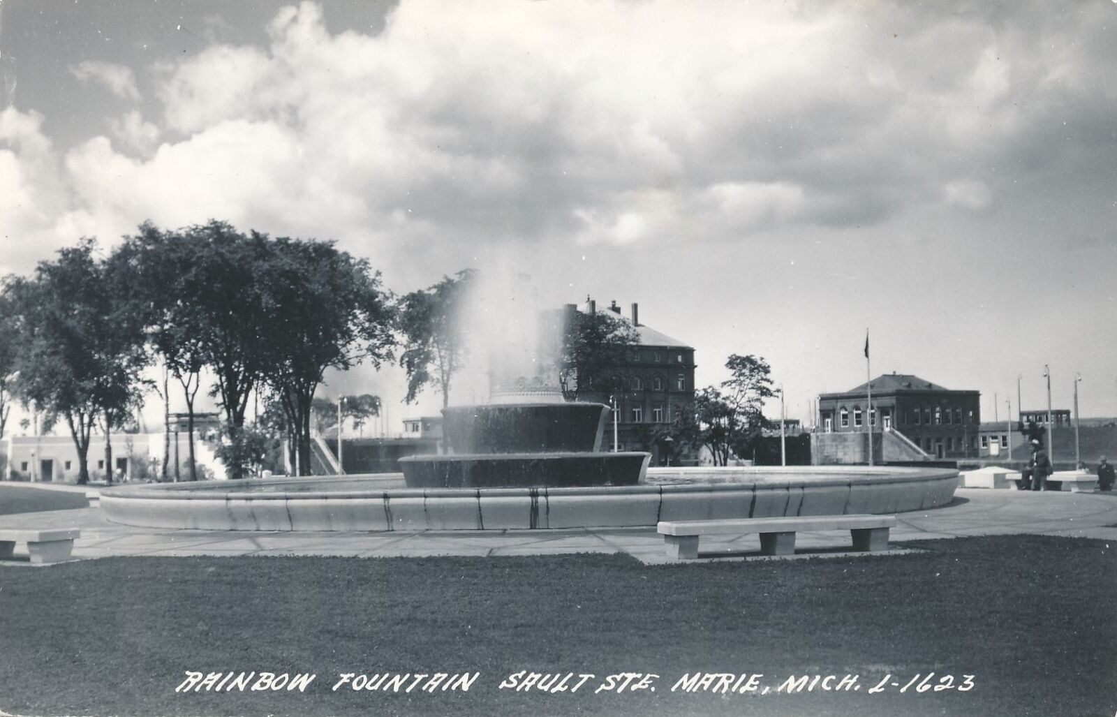 SAULT STE. MARIE MI - Rainbow Fountain Real Photo Postcard rppc - 1949