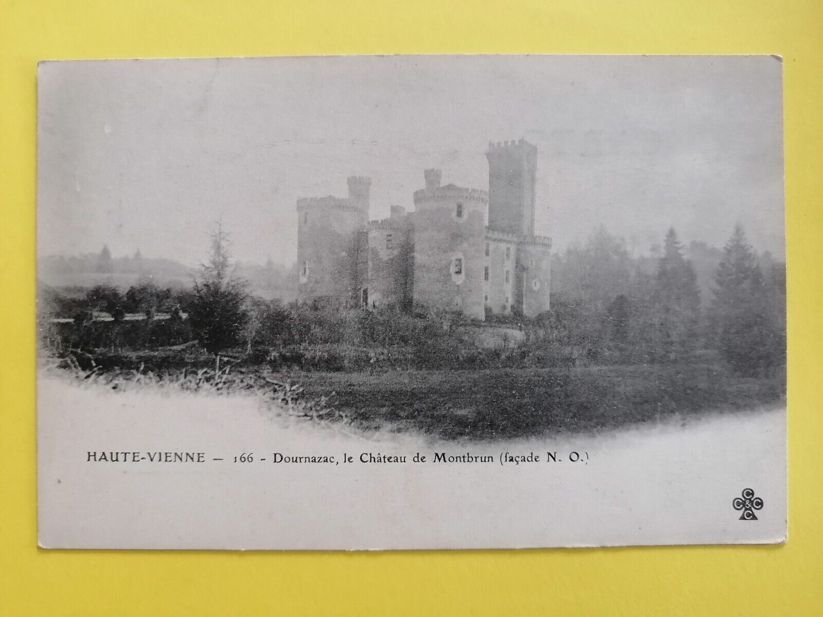 CPA 87 - DOURNAZAC Haute Vienne Le CHÂTEAU de MONTBRUN circa 1900 castle