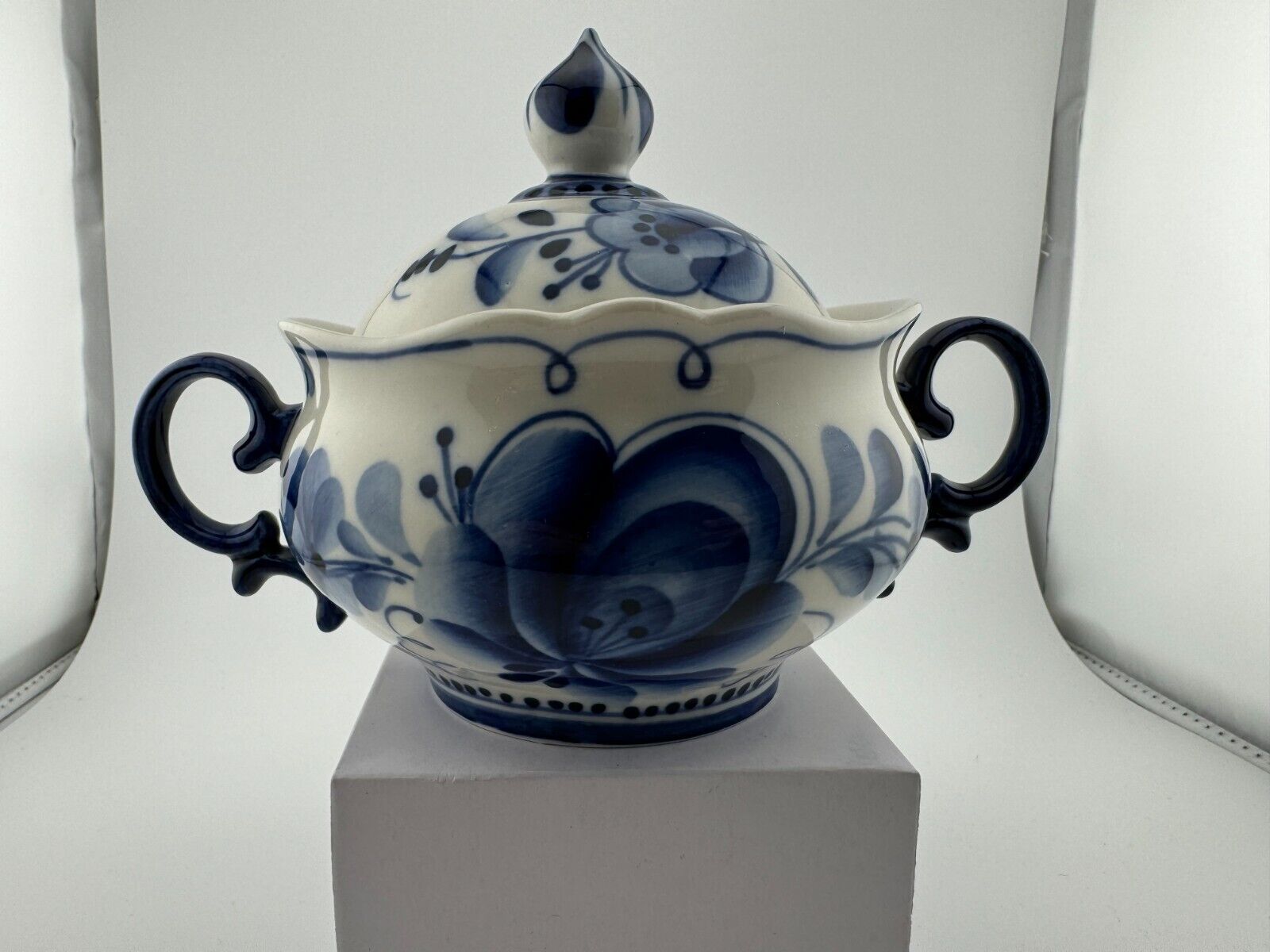 Vintage GZHEL Porcelain Sugar/ Candy Bowl with lid 
