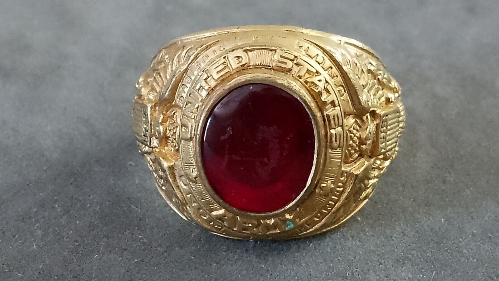 Vintage United States Army Gold Tone Red Ruby Ring Size 10.
