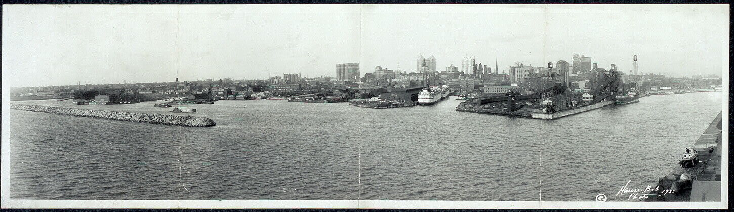 Photo:1925 Panoramic: Buffalo Harbor