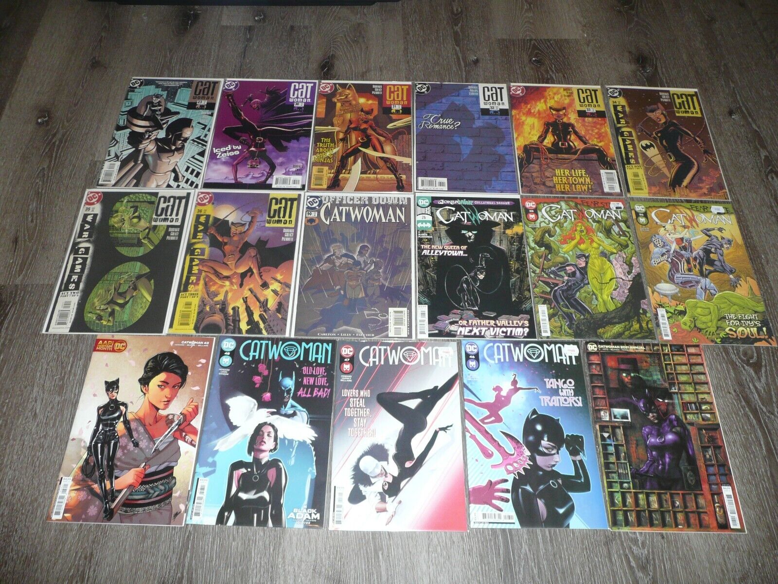 Catwoman 17 DC Comic Lot (2002 + 2018 series)