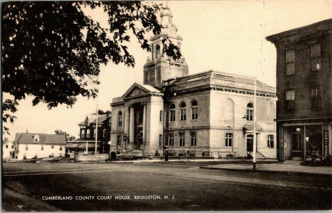 1930\'S. BRIDGETON, NJ. COURT HOUSE. POSTCARD MM14