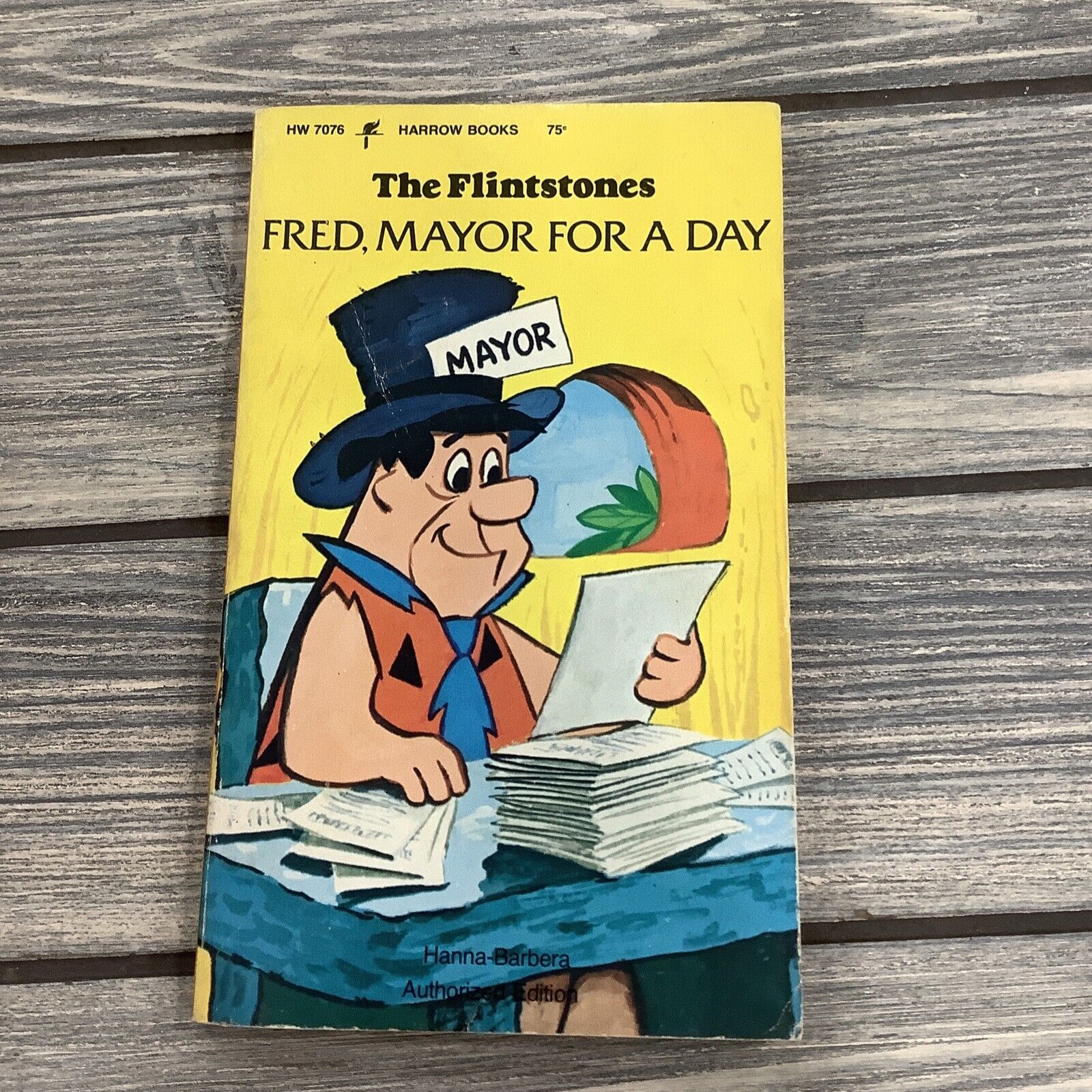 The Flintstones Fred, Mayor For a Day 1974 and barny beach Figure