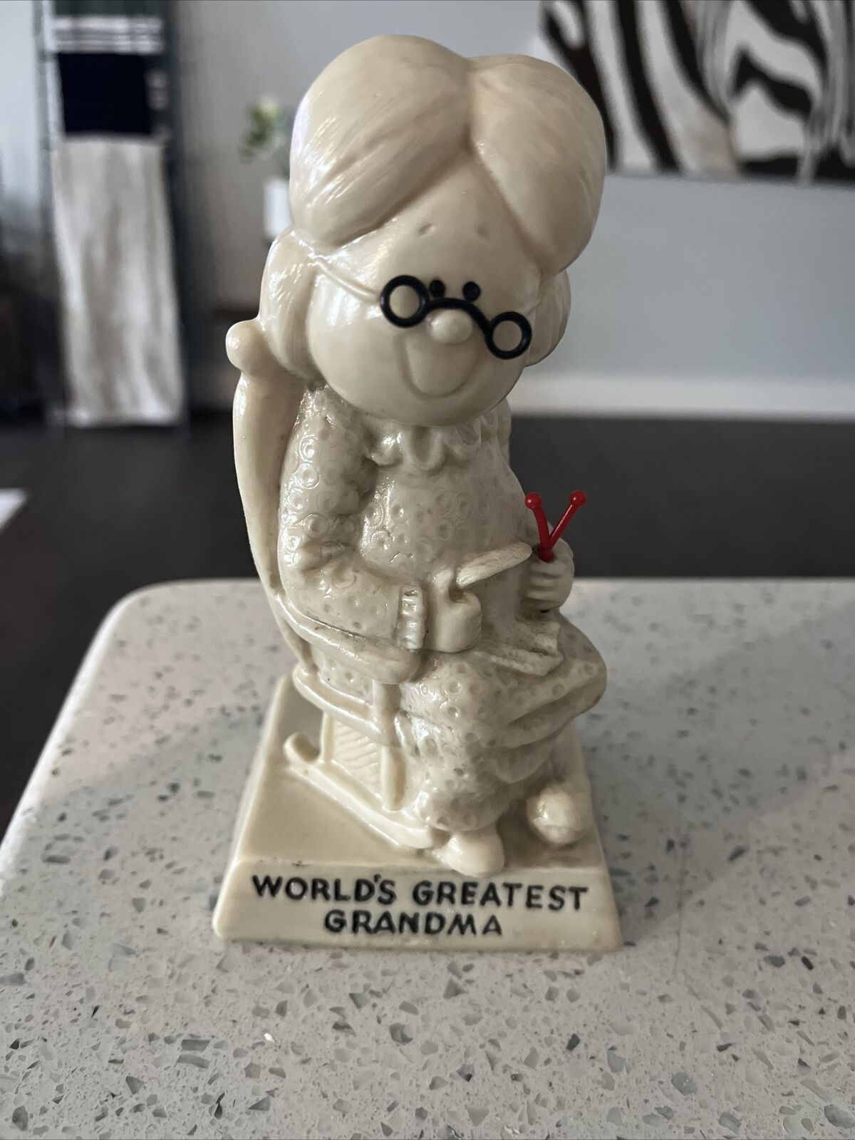 Vintage Russ Berries Grandma Figurine 1970 Worlds Best Grandma
