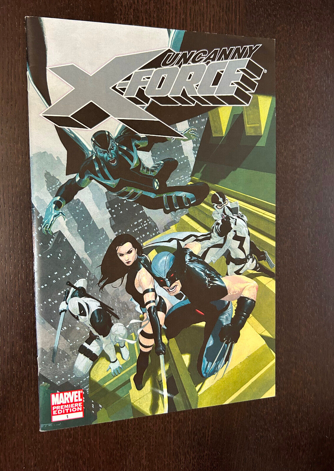 UNCANNY X-FORCE #1 (Marvel 2010) -- Premiere Edition Variant -- Technical FN
