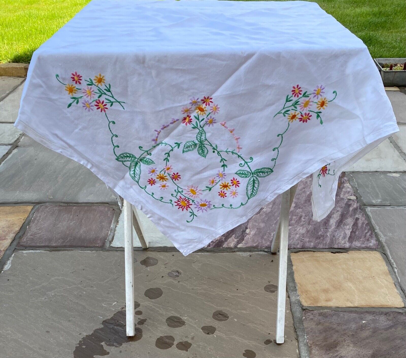 Embroidered Linen Tablecloth. Hand-sewn Fab. Needlework Vintage. Project? 40x40\