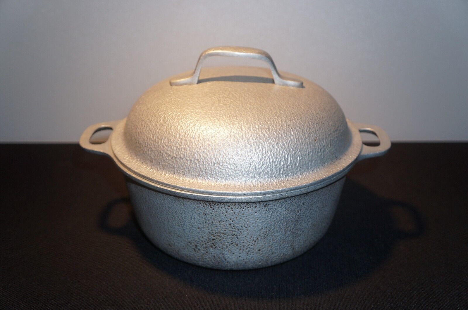 Vintage Century Silver Seal 7 inch Hammered Aluminum Dutch Oven