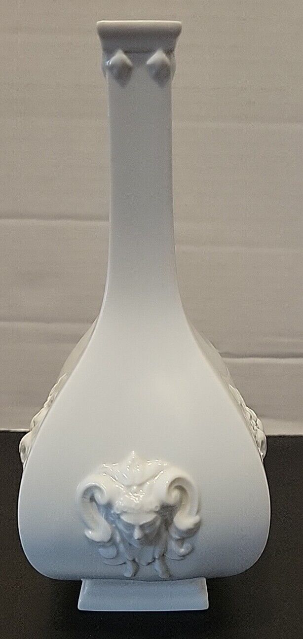 Vtg ‘93 MMA Metropolitan Museum Art Repro Meissen Satyr Face Sake Bottle Vase 8”