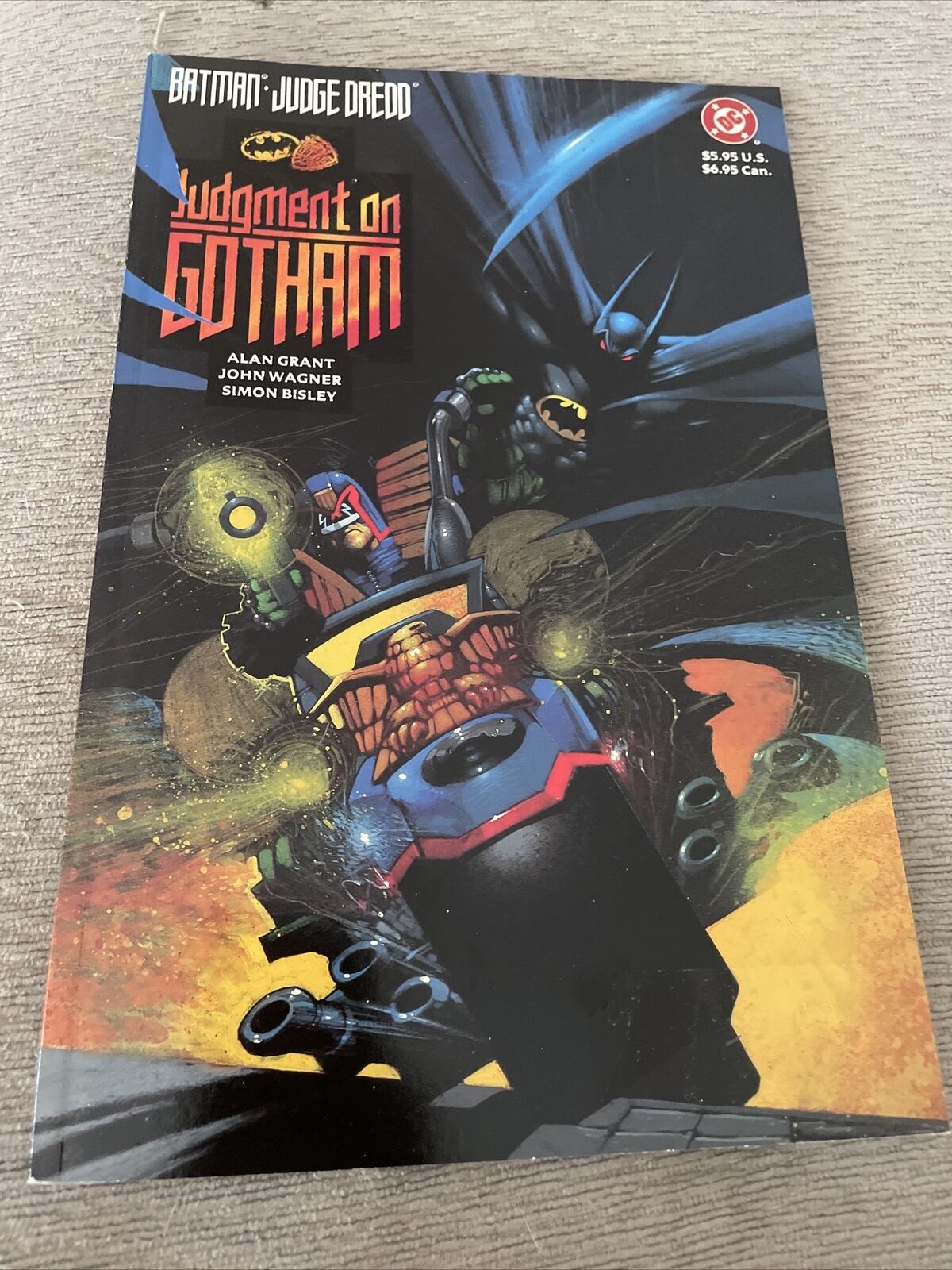 Batman / Judge Dredd: Judgment on Gotham (DC Comics, 1991 February 1992)