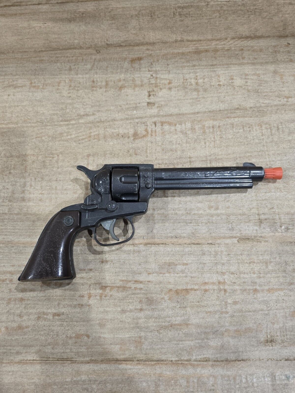 Vintage Daisy Bullseye Six Gun