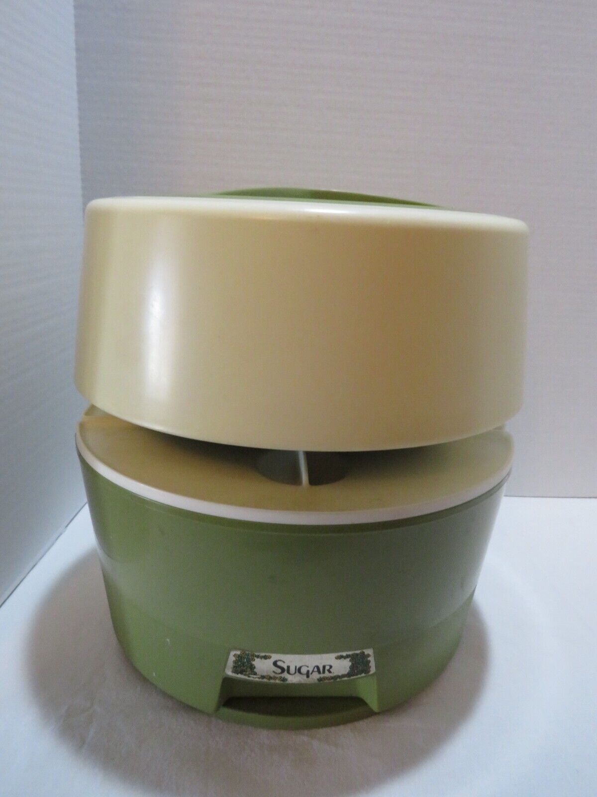 VTG RUBBERMAID AVOCADO GREEN LAZY SUSAN CANISTER SET-COMPLETE
