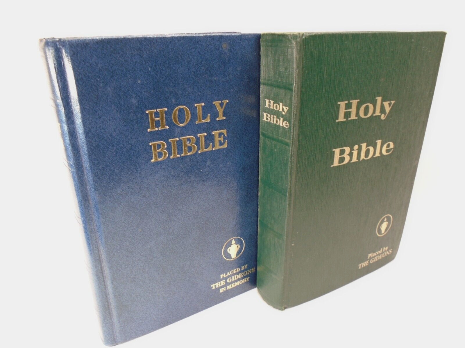 Gideons Bible Set of 2 Green and Blue 1978 Vintage VTG Hardcover