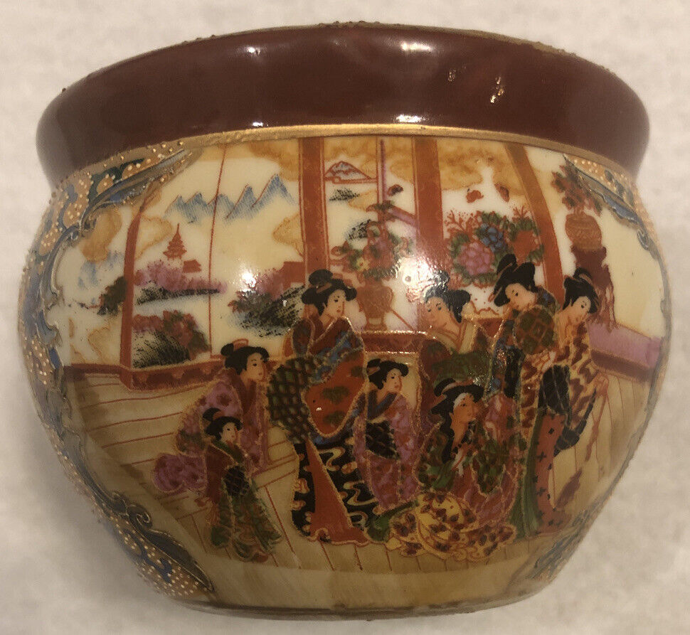 Vintage Oriental -Japanese Porcelain Bowl With Gold Gilding Unmarked 3”T x 4”D