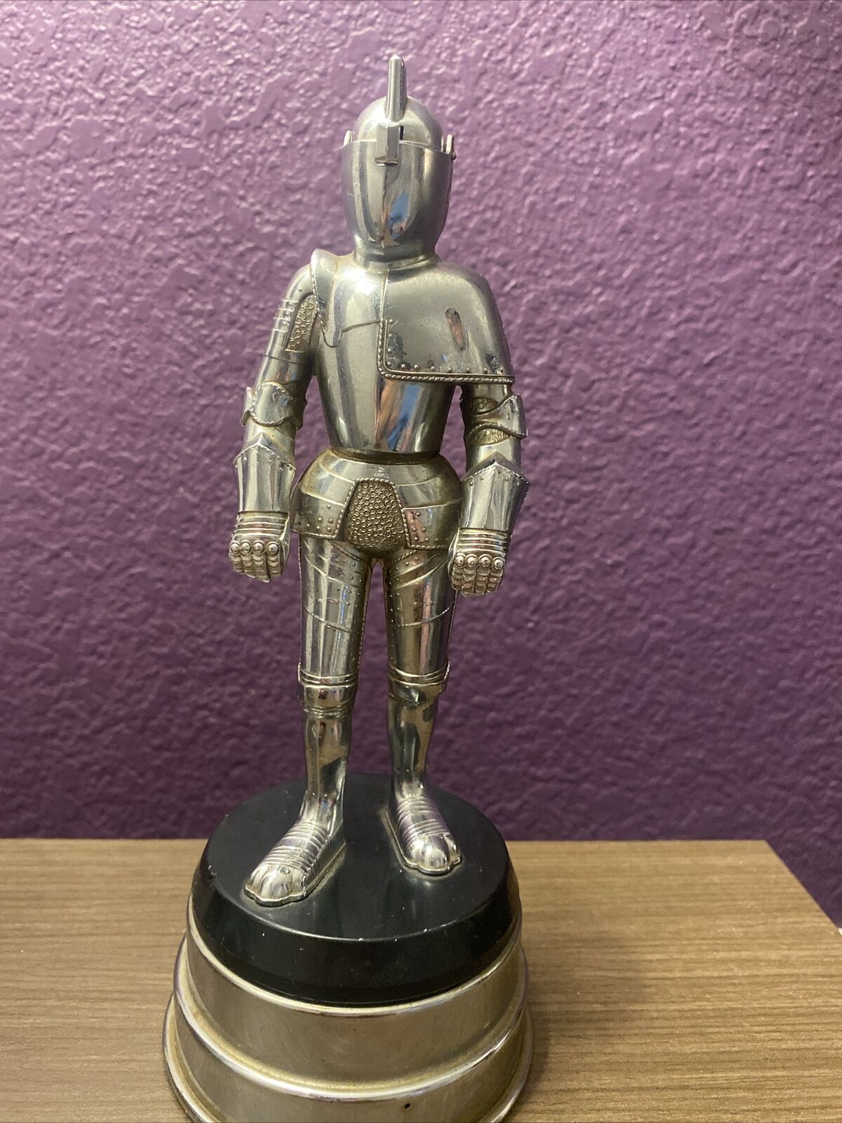 Vintage 1960s Chrome Medieval Knight In Armor Table Lighter