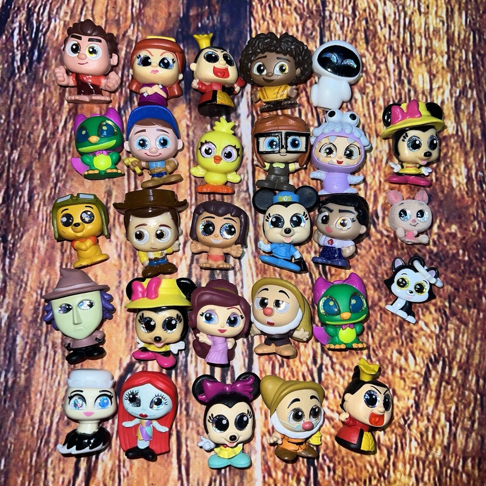 Disney Doorables Mini Figures Collector Bundle Lot of 25 Disney Characters