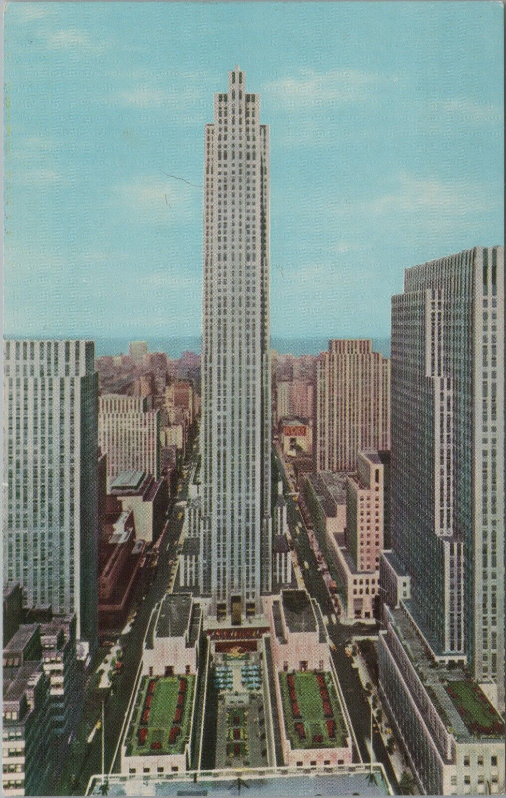 RCA Building Rockefeller Center New York City c1950-1960s postcard C290