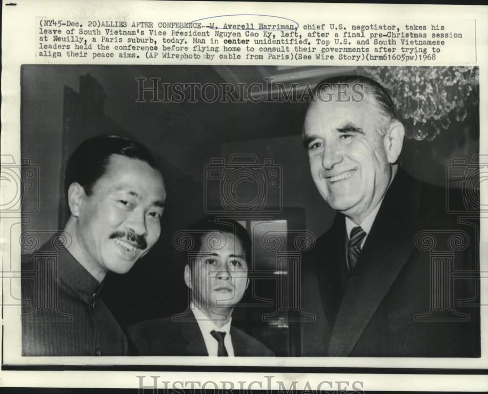1968 Press Photo Averell Harriman & South Vietnam\'s Nguyen Cao Ky in Paris