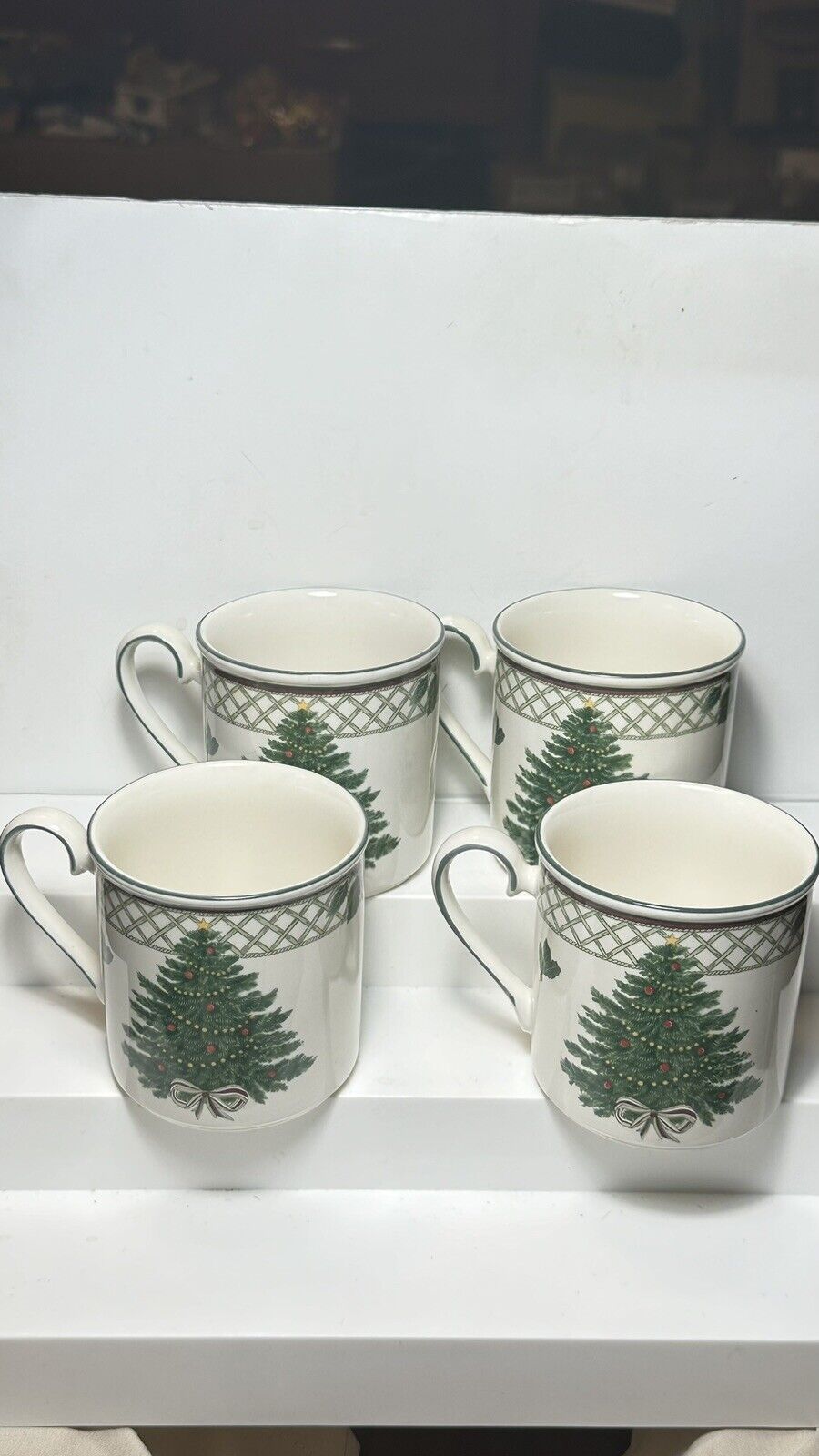 4 Mikasa Heritage Christmas Story Cups Mugs Tree Holly Lattice CAB08 NEW