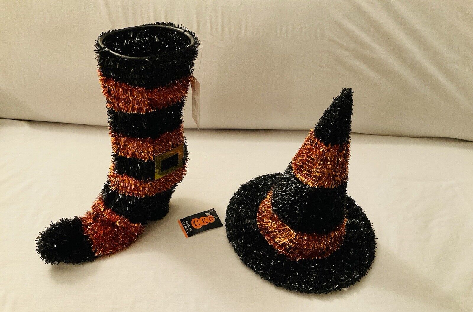 CELEBRATE THE SEASON  Halloween standing garland Witches Hat And Boot