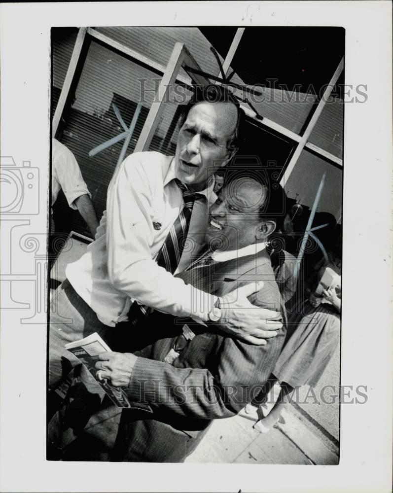 1980 Press Photo Lionel Hampton gets a hug from George Bush at the Pontch