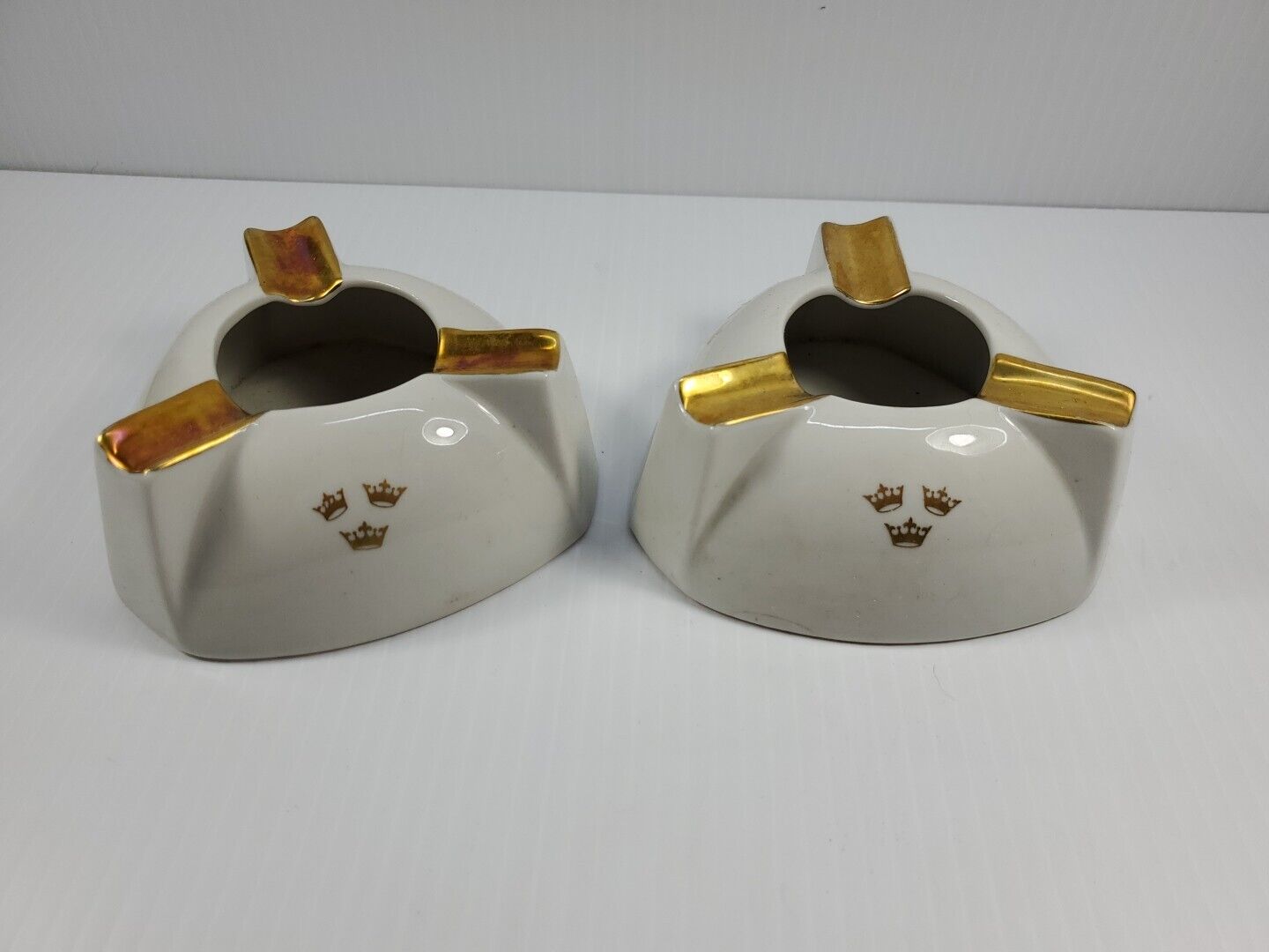 Vintage Swedish American Line Ceramic White Gold Cigarette Ashtray Crown Set